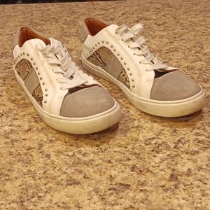 Steve Madden leather shoes